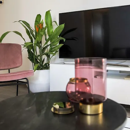 Phaedrus Living Centre Luxury Flat Anemone 103 Apartment
