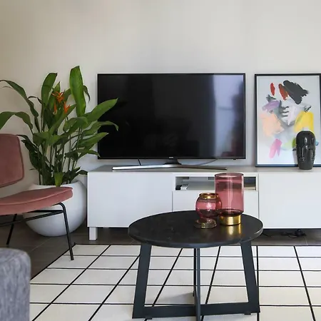 Apartment Phaedrus Living Centre Luxury Flat Anemone 103